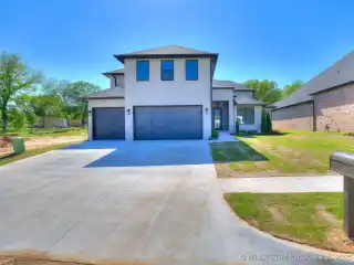Spacious New Construction in the Estates at Ritz Hollow