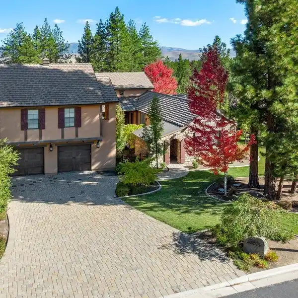 TURNKEY LUXURY RESIDENCE WITH CASITA IN MONTREUX