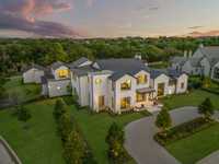 DISTINCTIVE QUAIL HOLLOW LUXURY ESTATE