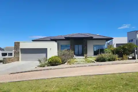 Modern Home in the Prestigious Oubaai Golf Estate