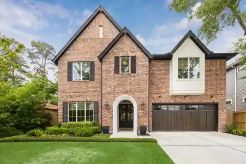 Breathtaking Designer-crafted Masterpiece