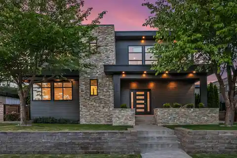 Contemporary Entertainer with Resort-like Amenities