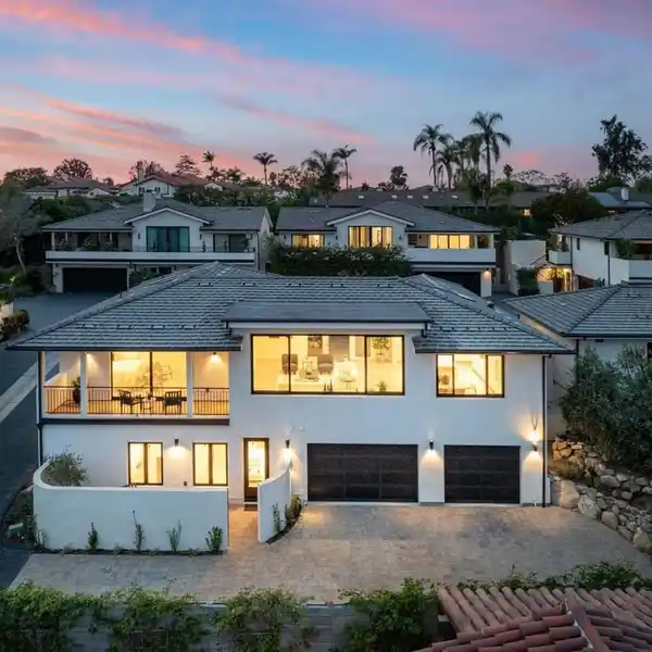 NEWLY BUILT LUXURY CONDO IN LOS ARBOLADOS