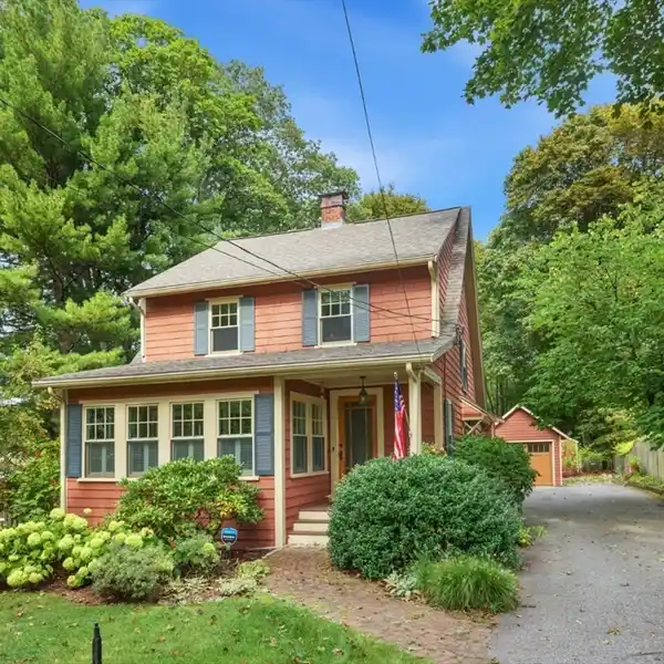 COLONIAL HOME THAT HAS IT ALL