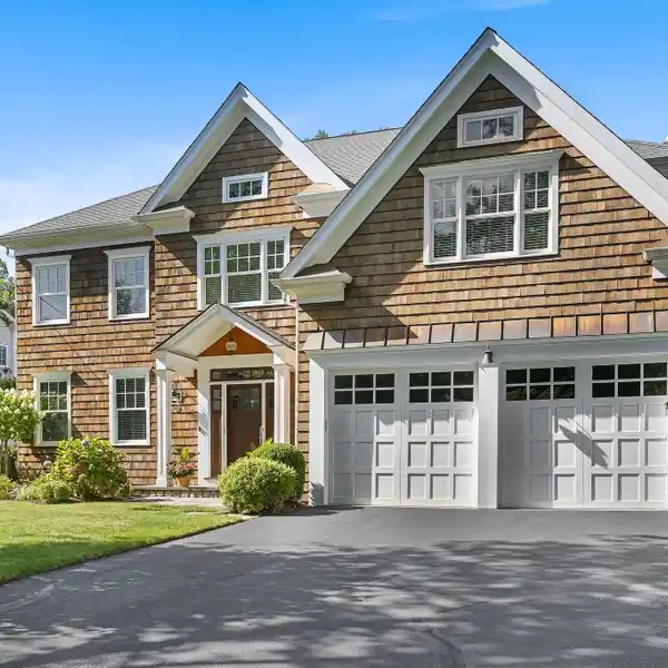 MOVE-IN READY COLONIAL IN THE UNIVERSITY AREA