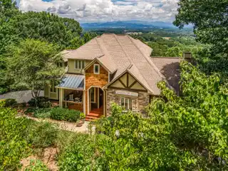 Beautiful Home with Breathtaking Mountain Views