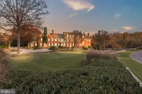 Impressive Entertainer's Dream in Round Hill