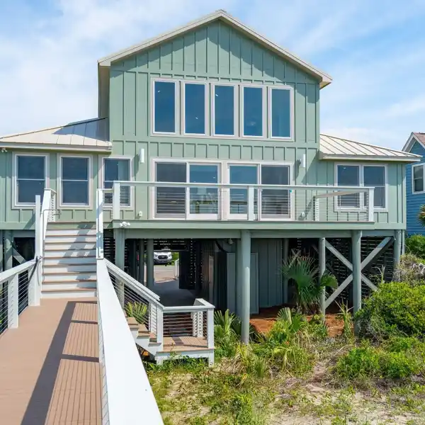 EXCEPTIONAL BEACHFRONT PROPERTY