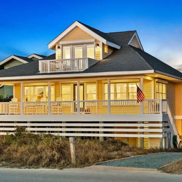 STUNNING THREE-BEDROOM COASTAL RETREAT