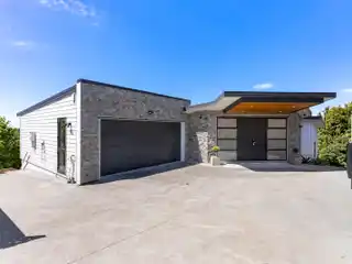 Extraordinary Coastal Estate Offers Lifestyle of Pure Luxury