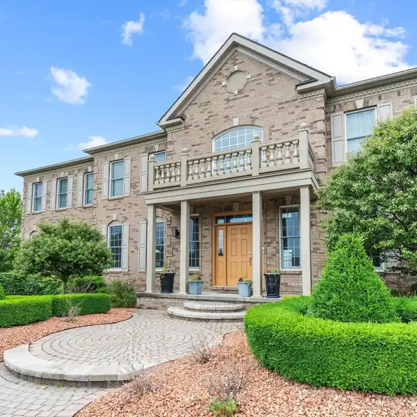 PRESTIGIOUS ESTATE WITH STUNNING OUTDOOR SPACES