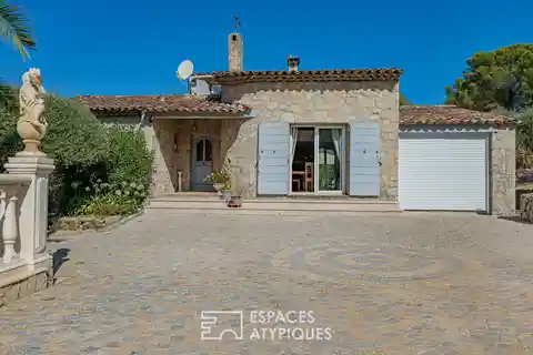 Charming House with Swimming Pool and Independent Apartment in Peymeinade