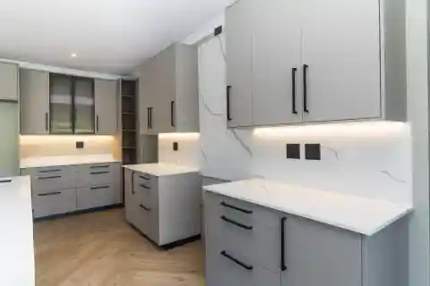 Elegant Eco-Luxury Living Above the Canopy