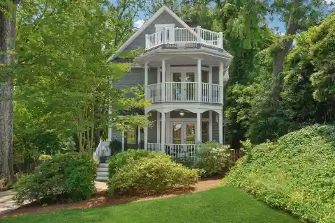Charming Victorian Replica in Dilworth Mews