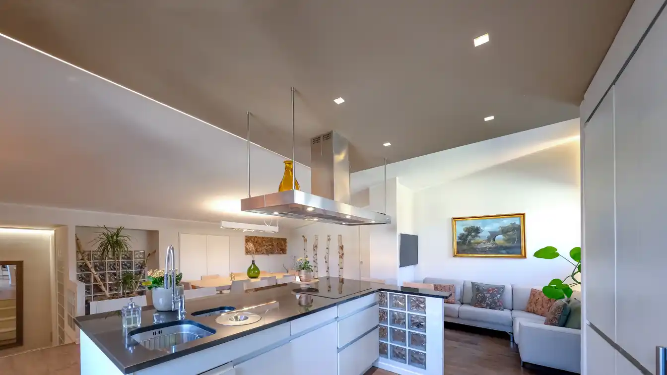 Splendid Top Floor Apartment in Porta Palio San Zeno
