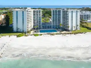 Manhattan Style Beachfront Condo with Sweeping Bay and Gulf Views