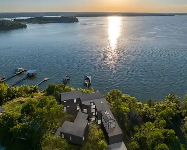 RARE OPPORTUNITY ON EAGLE MOUNTAIN LAKE
