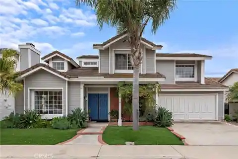 Charming Traditional Home in Exclusive Seacrest Heights