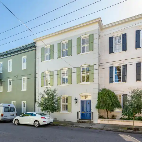 UNIQUE CIRCA 1838 RESIDENCE IN ANSONBOROUGH