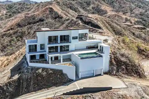 The Nayara Estate