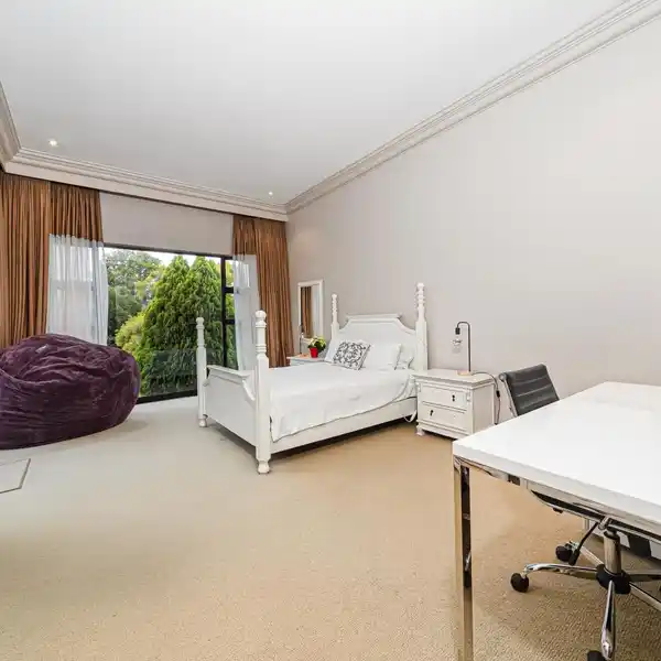 AN ICON OF REFINEMENT