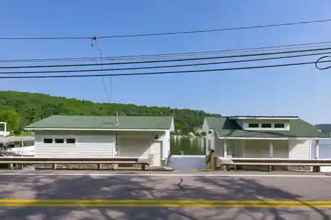Exceptional Lakeside Property