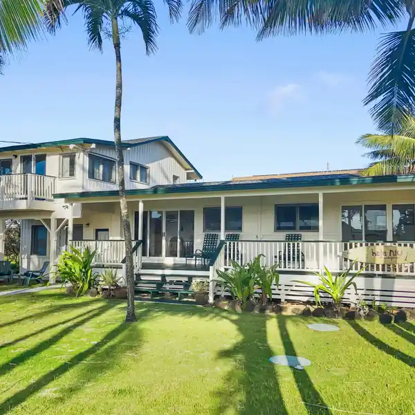 CLASSIC OLD WORLD HAWAIIAN CHARM