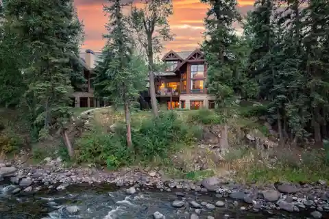 Private Riverfront Oasis in Arrowhead