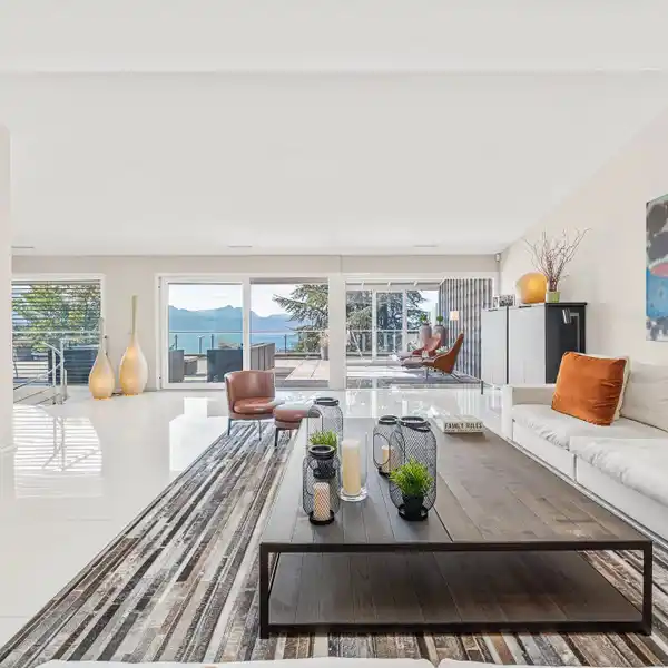 STUNNING DUPLEX PENTHOUSE WITH BREATHTAKING LAKE GENEVA VIEWS