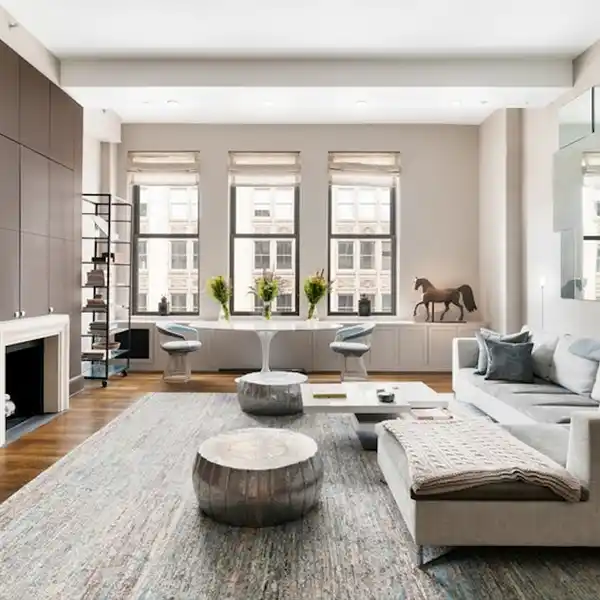 LARGE TWO BEDROOM APARTMENT IN A DESIRABLE BUILDING