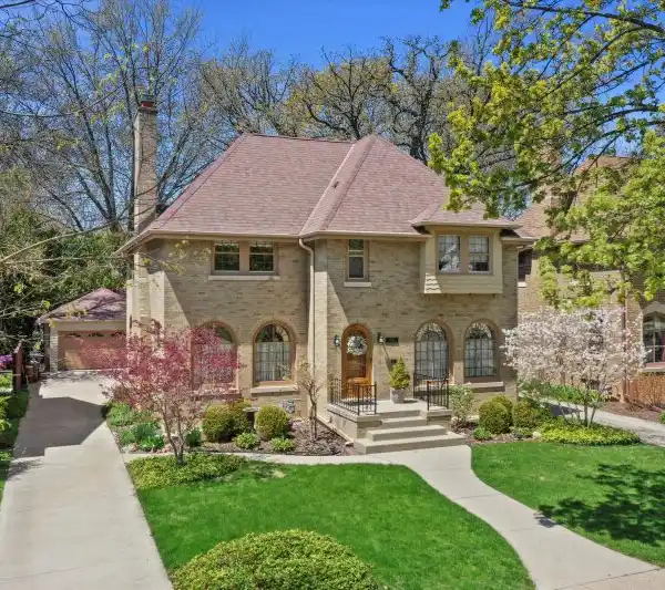 BEAUTIFUL HOME WITH TIMELESS ELEGANCE