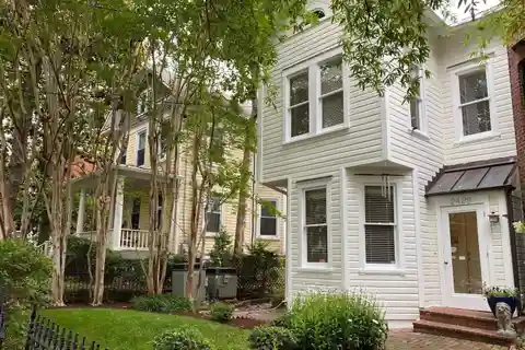 Idyllic Urban Retreat