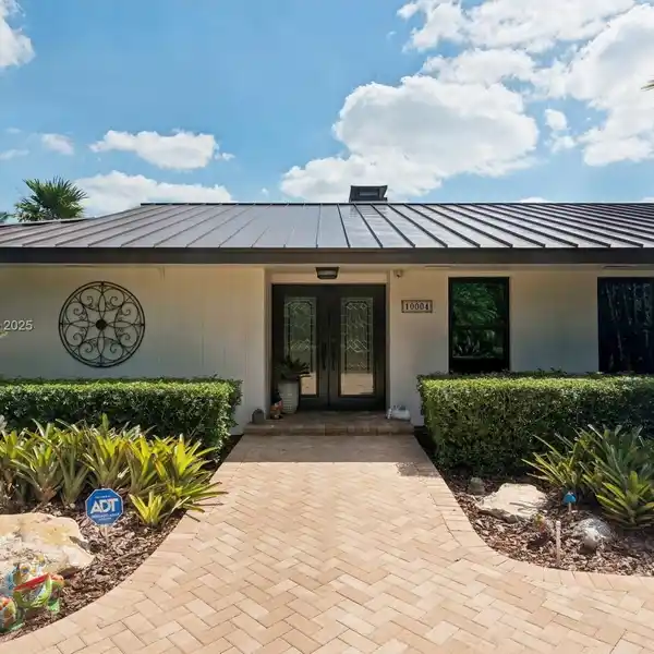 WONDERFUL HOME WITH A PRACTICAL PLAN