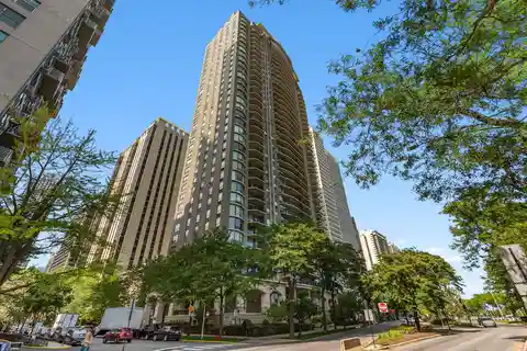 Renovated and Redesigned Turnkey Residence at the Carlyle