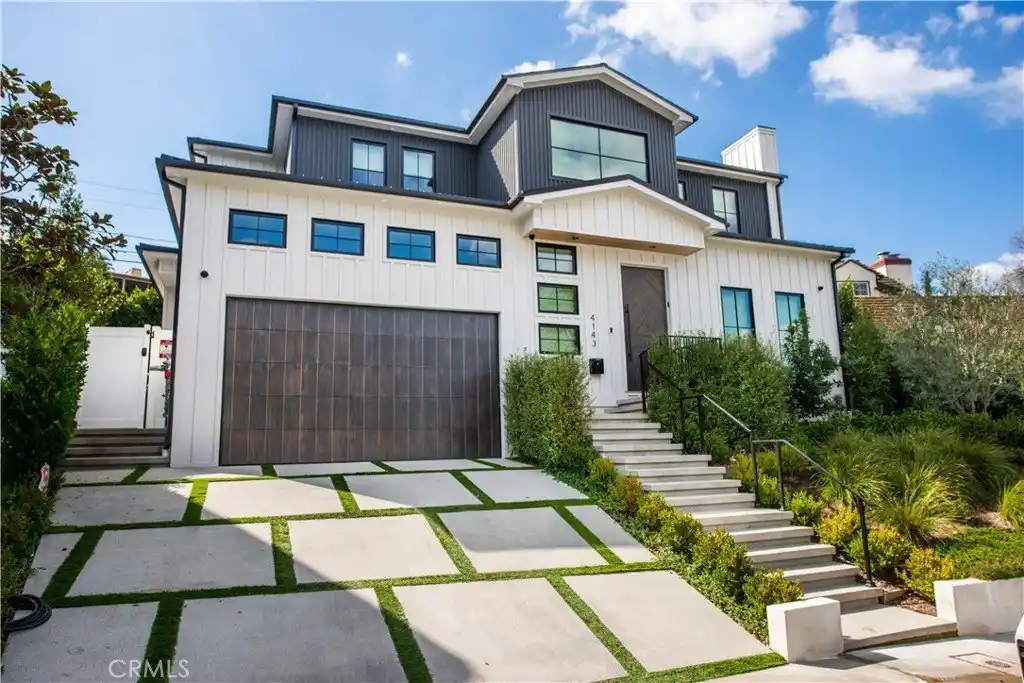 The Epitome of Modern Luxury Living