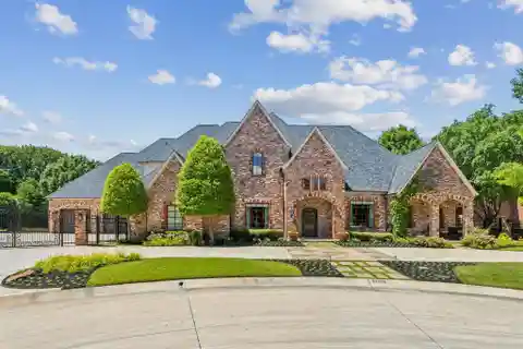 Extraordinary Custom-Built Estate