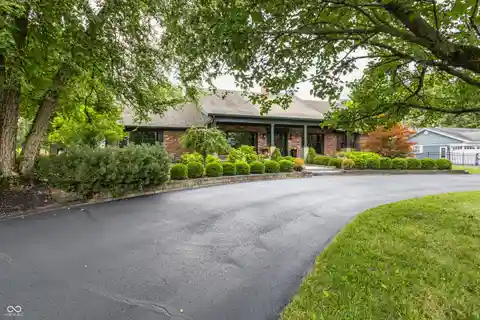 Private Sanctuary with Carriage House