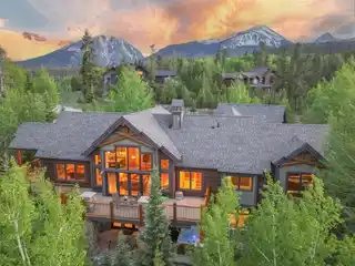 Immaculate Home in Three Peaks