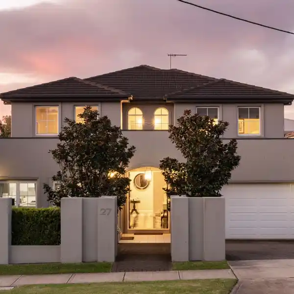 MODERN ELEGANCE WITH FAMILY COMFORT
