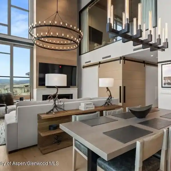 EFFORTLESS MOUNTAIN LUXURY PENTHOUSE