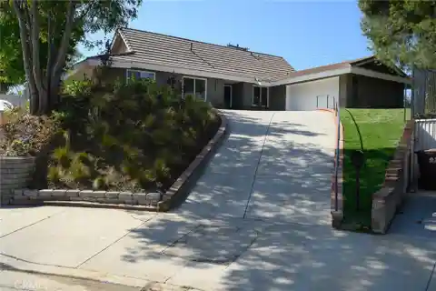 Gourmet Kitchen Featuring Center Island and Pantry