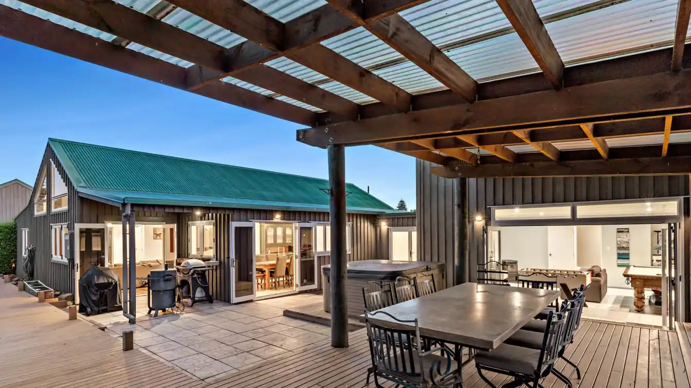 Elegant Country Home with Pool and Versatile Studio