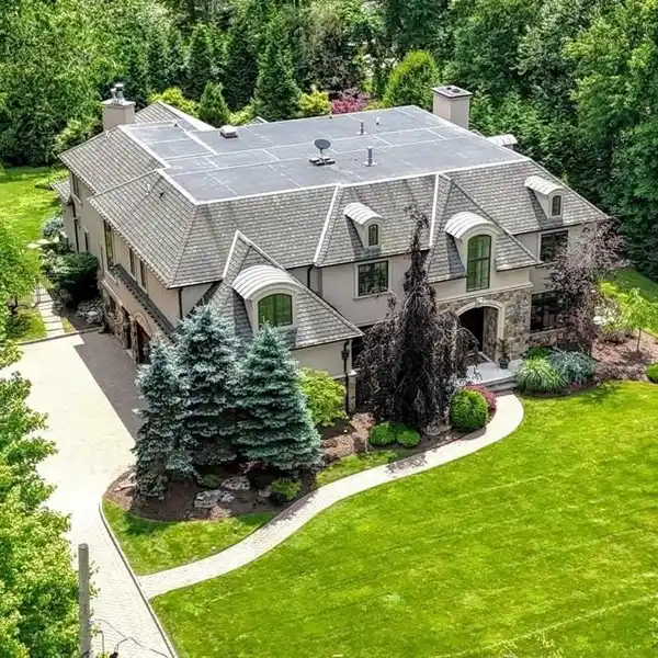 MAGNIFICENT CUSTOM BUILT MANOR