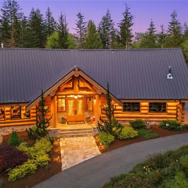 EXTRAORDINARY BLEND OF LUXURY AND NATURE
