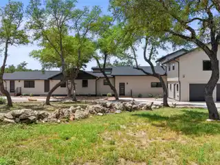 Flexible Family Compound in Prime Hill Country