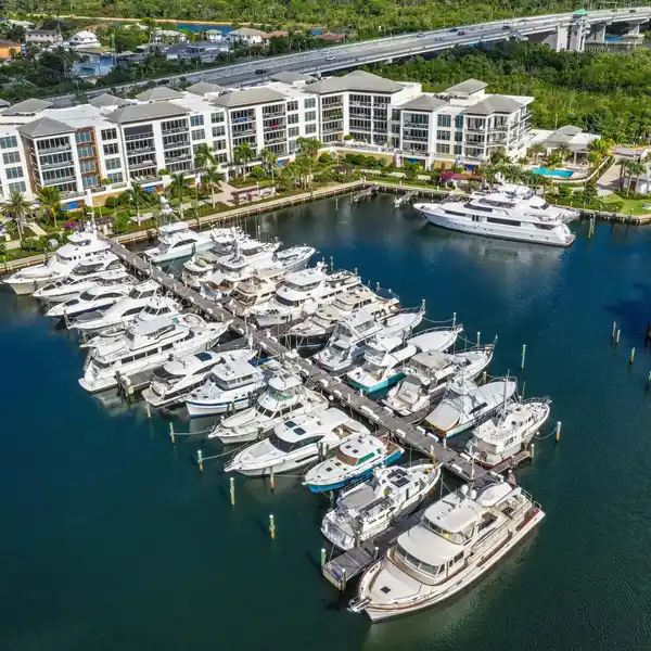 LUXURIOUS THREE BEDROOM CONDO WITH SWEEPING MARINA VIEWS