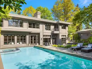 Contemporary Medina Heights Landmark