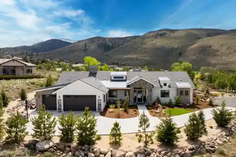 Exceptional Single-Story Home in Arrowcreek