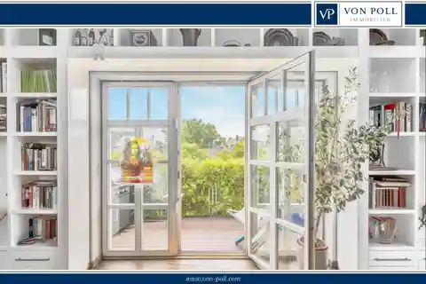 Above the Rooftops of Düsseldorf - Stylish Loft with a View