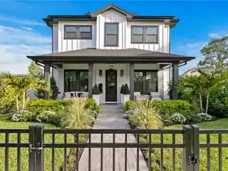 Standout Modern Craftsman